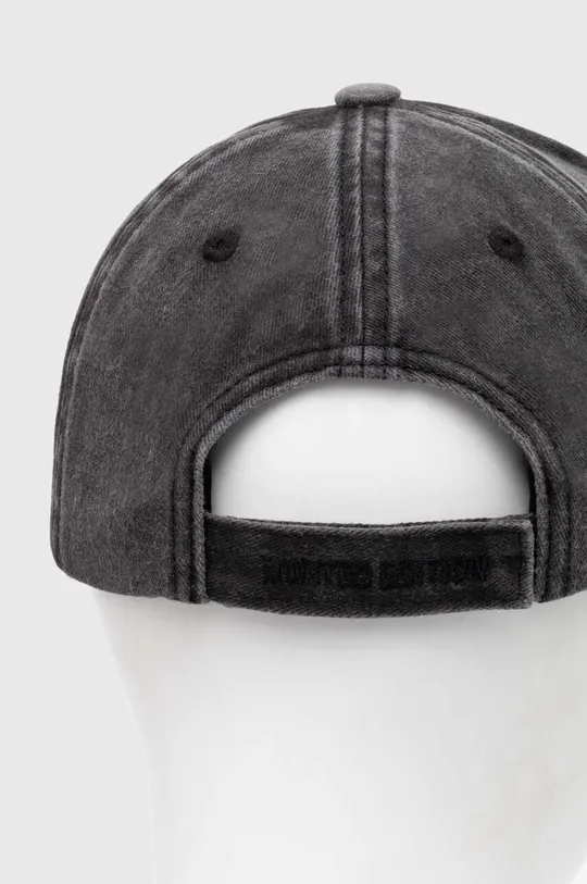 Памучна шапка с козирка VETEMENTS Flame Logo Cap 100% памук