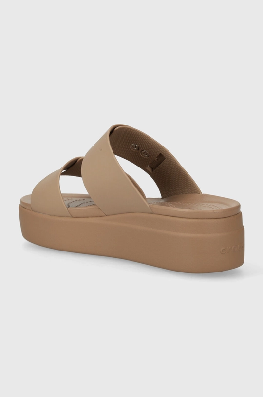 Šľapky Crocs Brooklyn Low Wedge Sandal Zvršok: Syntetická látka Vnútro: Syntetická látka Podrážka: Syntetická látka