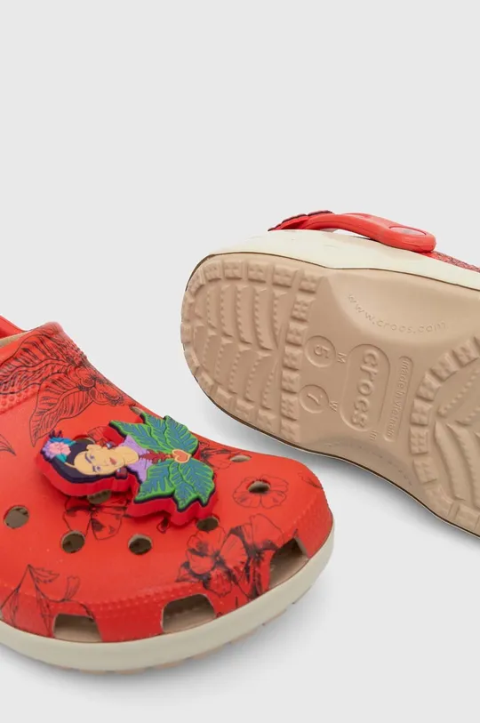 Crocs papucs Frida Kahlo Classic Clog Uniszex
