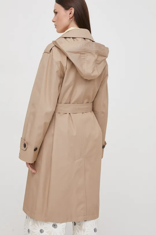 Βαμβακερό παλτό Tommy Hilfiger Κύριο υλικό: 100% Βαμβάκι Φόδρα: 52% Πολυεστέρας, 48% Βισκόζη Φινίρισμα: 100% Φυσικό δέρμα