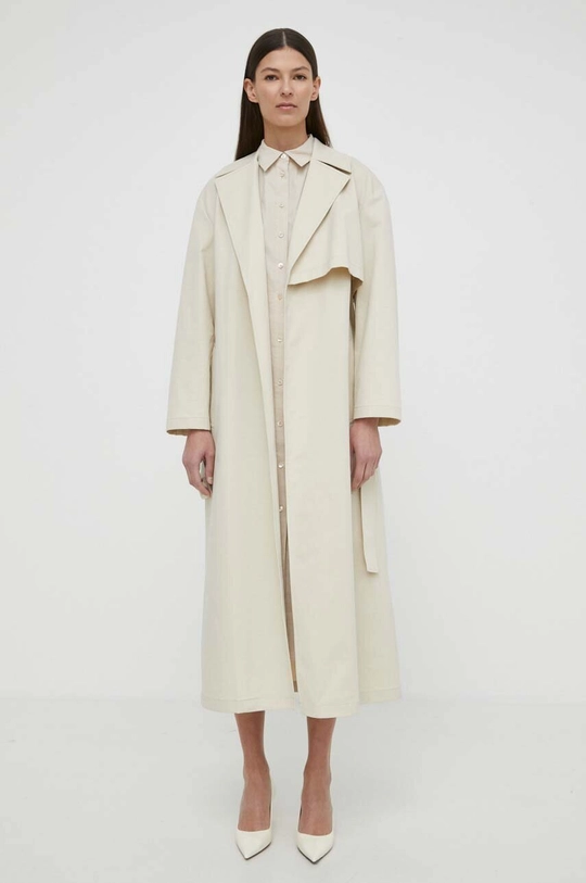 Theory cappotto beige