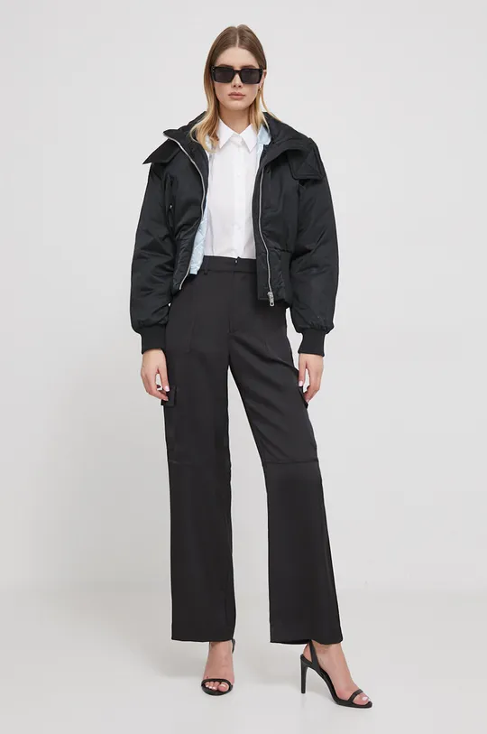 Куртка Calvin Klein Jeans Основной материал: 100% Переработанный полиэстер Подкладка: 100% Переработанный полиэстер Подкладка капюшона: 100% Полиамид Резинка: 97% Полиэстер, 3% Эластан