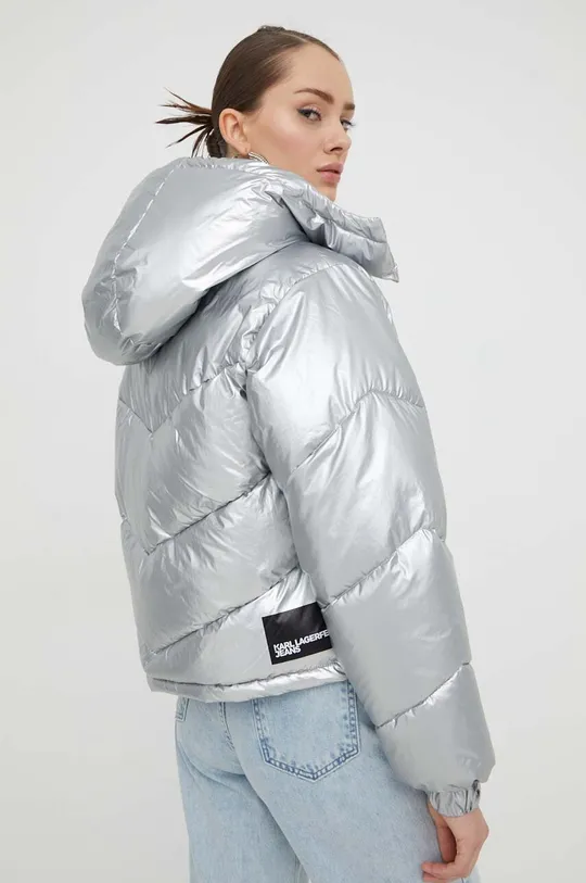 Karl Lagerfeld Jeans kurtka Materiał zasadniczy: 100 % Poliamid z recyklingu, Podszewka: 100 % Poliamid z recyklingu, Wypełnienie: 100 % Poliester z recyklingu, Wstawki: 100 % Poliester, Podszewka kieszeni: 100 % Poliester
