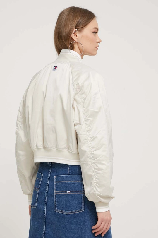 Tommy Jeans kurtka bomber Materiał zasadniczy: 100 % Poliester, Podszewka: 100 % Poliester, Wypełnienie: 100 % Poliester, Ściągacz: 98 % Poliester, 2 % Elastan