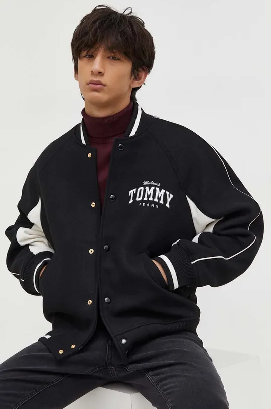 Tommy Jeans kurtka bomber z domieszką wełny czarny