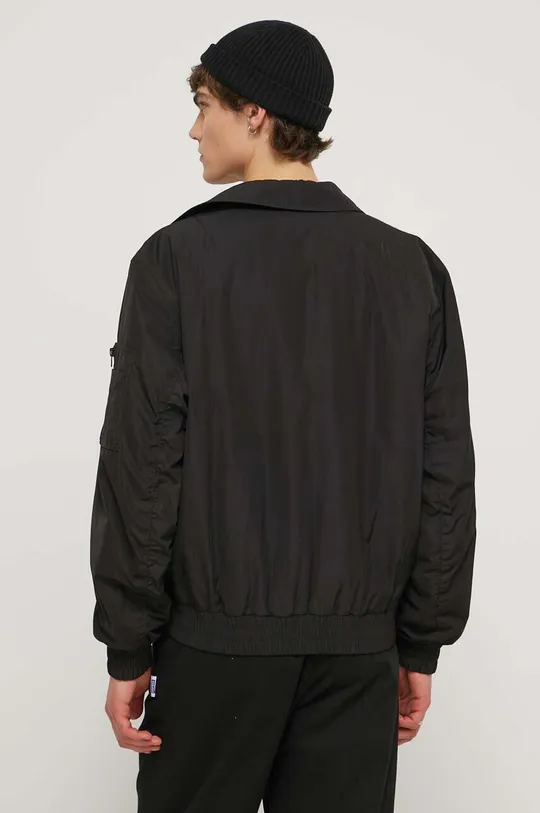 Куртка-бомбер HUGO Основной материал: 100% Переработанный полиэстер Подкладка: 100% Полиэстер Наполнитель: 100% Полиэстер