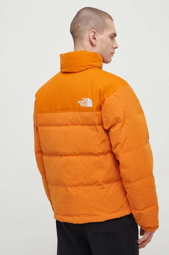 Пуховая куртка The North Face Основной материал: 100% Нейлон Подкладка: 100% Полиэстер Наполнитель 1: 100% Полиэстер Наполнитель 2: 80% Утиный пух с переработки, 20% Утиные перья из вторичного сырья