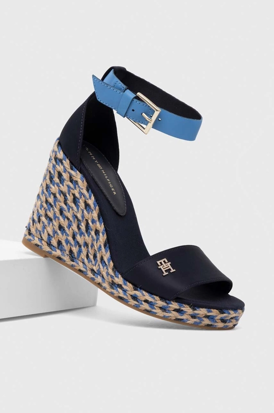 Tommy Hilfiger sandali COLORFUL HIGH WEDGE SATIN SANDAL blu navy