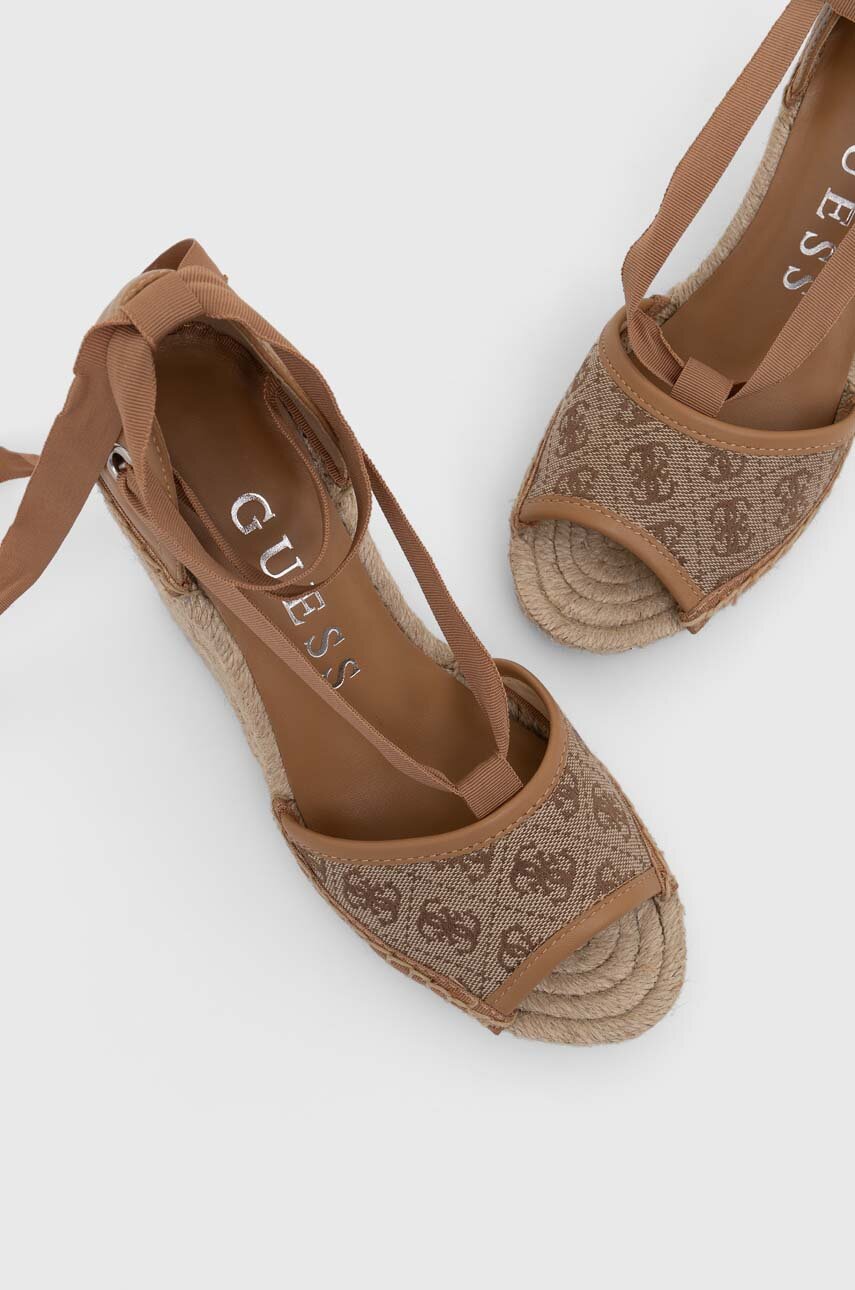 Guess espadrilles DIANDRA Szár: textil, természetes bőr Belseje: szintetikus anyag, textil, természetes bőr Talp: szintetikus anyag