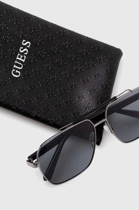 Солнцезащитные очки Guess Мужской