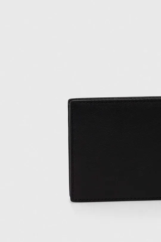 Usnjena denarnica HUGO Glavni material: 100 % Naravno usnje Podloga: 100 % Tekstilni material