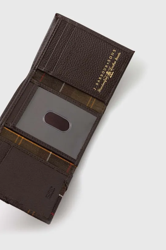 Kožená peněženka Barbour Tarbert Bi Fold Wallet Hlavní materiál: 100 % Přírodní kůže Podšívka 1: 65 % Polyester, 35 % Bavlna Podšívka 2: 80 % Polyester, 20 % Viskóza