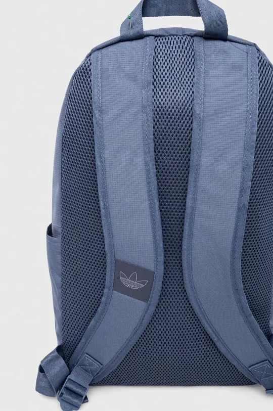 adidas Originals hátizsák Jelentős anyag: 100% Újrahasznosított poliészter Bélés: 100% Újrahasznosított poliészter Más anyag: 100% polietilén