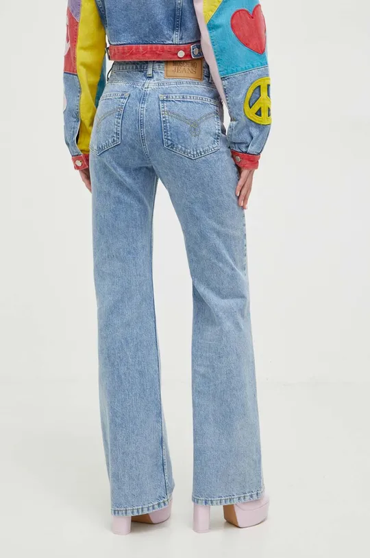 Джинси Moschino Jeans Основний матеріал: 100% Бавовна Підкладка кишені: 65% Поліестер, 35% Бавовна