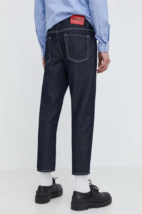 HUGO jeans con aggiunta di lino Materiale principale: 61% Cotone, 34% Lino, 5% Cotone riciclato Fodera delle tasche: 65% Poliestere, 35% Cotone