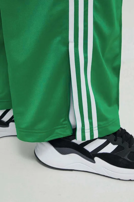 zelena Spodnji del trenirke adidas Originals Firebird Loose