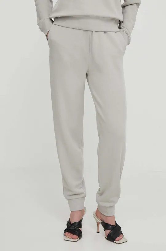 сірий Спортивні штани Calvin Klein Жіночий