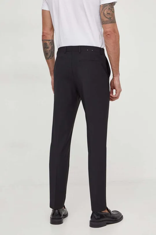 Шерстяные брюки Calvin Klein Основной материал: 55% Шерсть, 41% Полиэстер, 4% Эластан Подкладка 1: 65% Полиэстер, 35% Хлопок Подкладка 2: 55% Вискоза, 45% Полиэстер