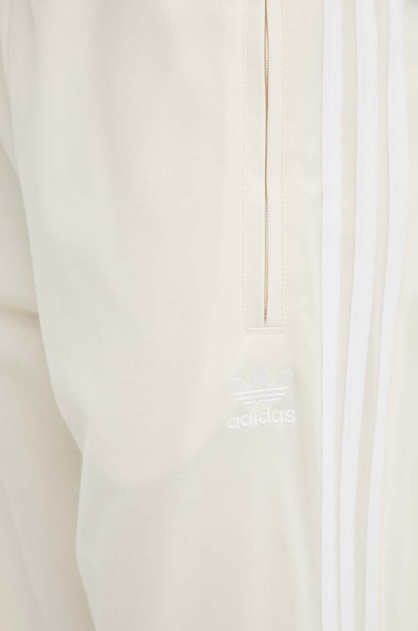 Спортивные штаны adidas Originals цвет бежевый с аппликацией на PRM