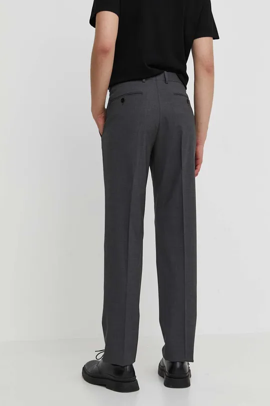 Шерстяные брюки Theory Основной материал: 97% Новая шерсть, 3% Эластан Подкладка кармана: 100% Хлопок