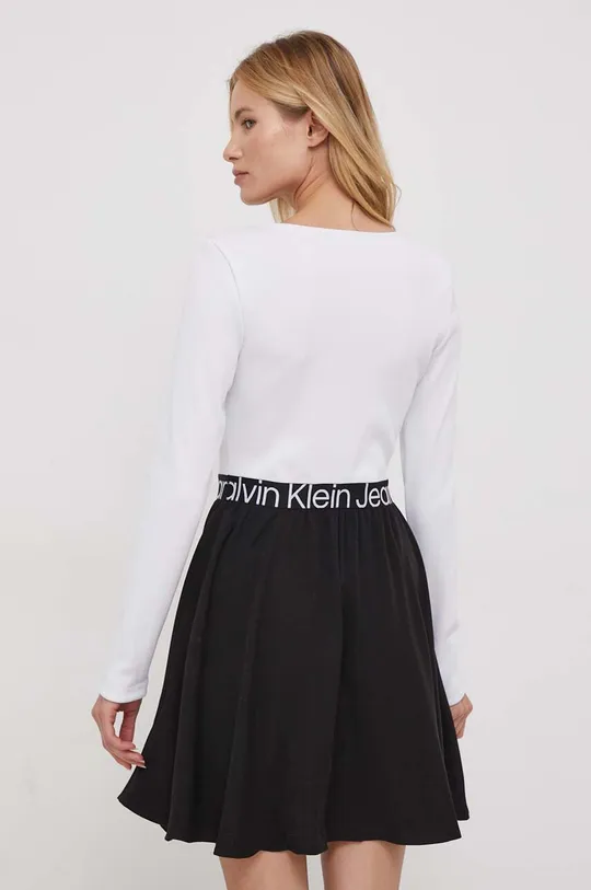 Сукня Calvin Klein Jeans Матеріал 1: 100% Поліестер Матеріал 2: 97% Поліестер, 3% Еластан