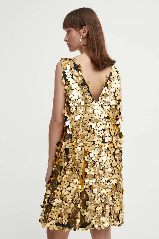 Φόρεμα Stine Goya Κύριο υλικό: 100% Ανακυκλωμένο πολυαμίδιο Φόδρα: 100% Πολυεστέρας