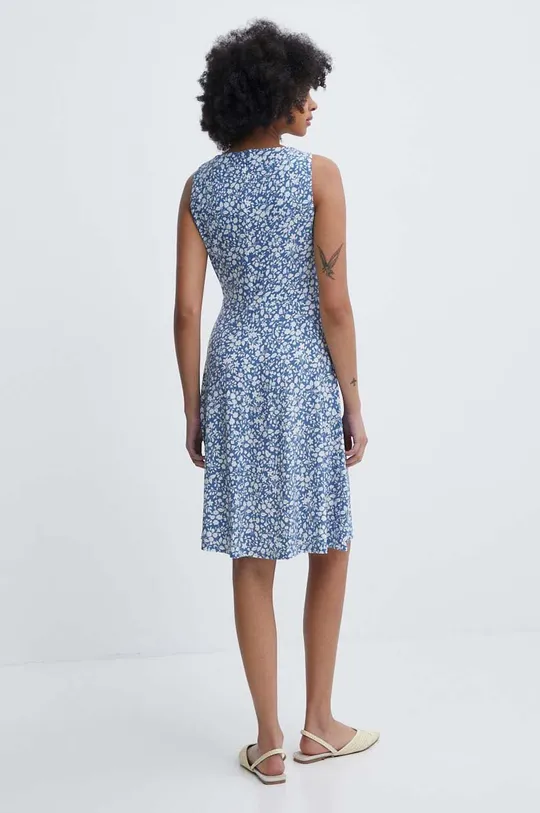 Šaty Lauren Ralph Lauren Základná látka: 95 % Recyklovaný polyester , 5 % Elastan Podšívka: 88 % Recyklovaný polyester , 12 % Elastan