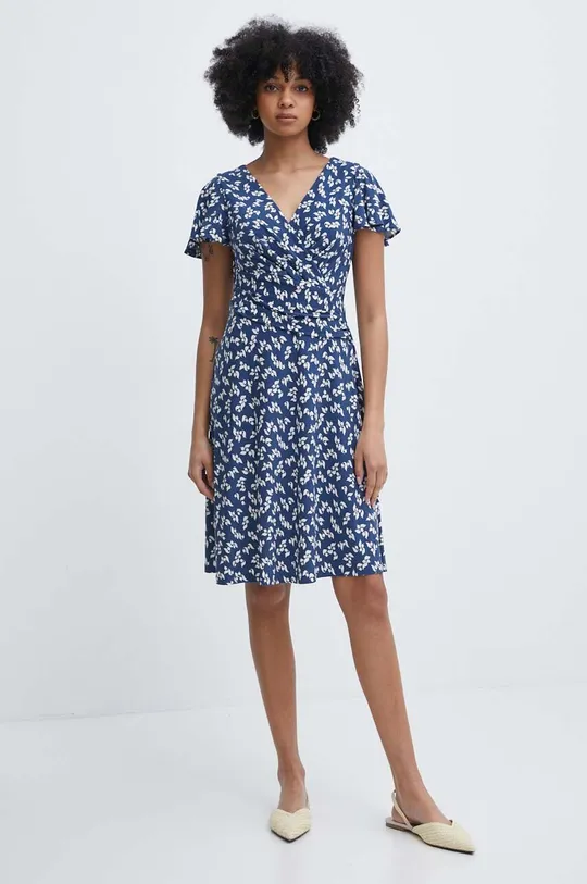 Šaty Lauren Ralph Lauren Základná látka: 95 % Recyklovaný polyester, 5 % Elastan Podšívka: 88 % Recyklovaný polyester, 12 % Elastan
