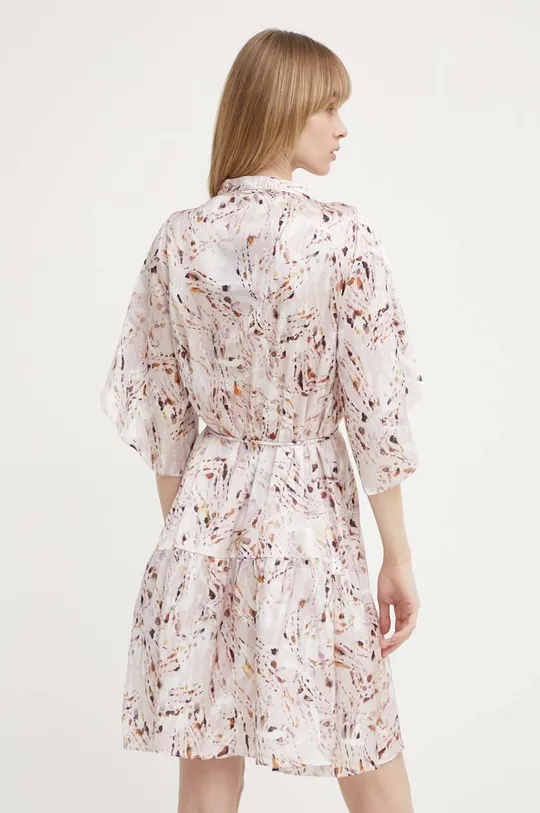 Šaty Bruuns Bazaar PellitoryBBParez dress Základná látka: 100 % Recyklovaný polyester  Podšívka: 100 % Viskóza