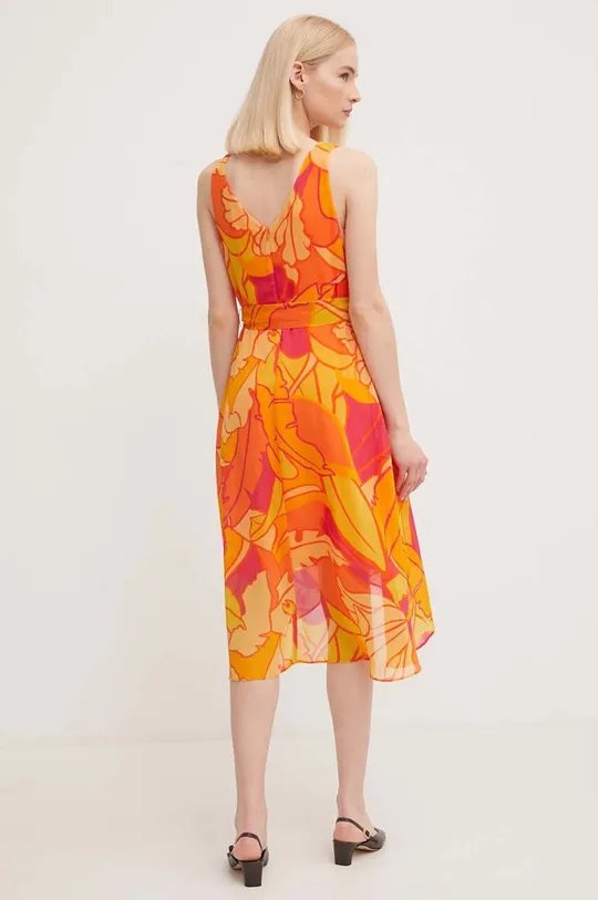 Платье Joseph Ribkoff Основной материал: 100% Полиэстер Подкладка: 95% Полиэфир, 5% Эластан