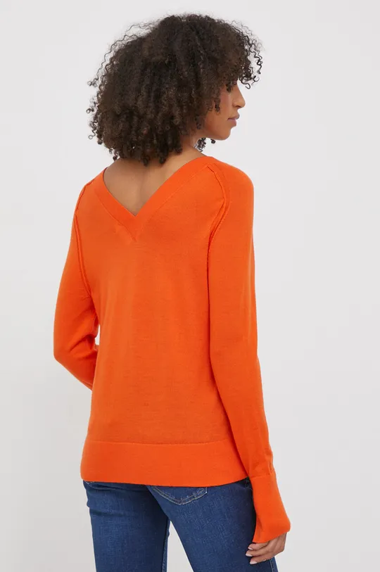 Calvin Klein gyapjú pulóver Jelentős anyag: 100% gyapjú Szegély: 83% gyapjú, 15% poliamid, 2% elasztán