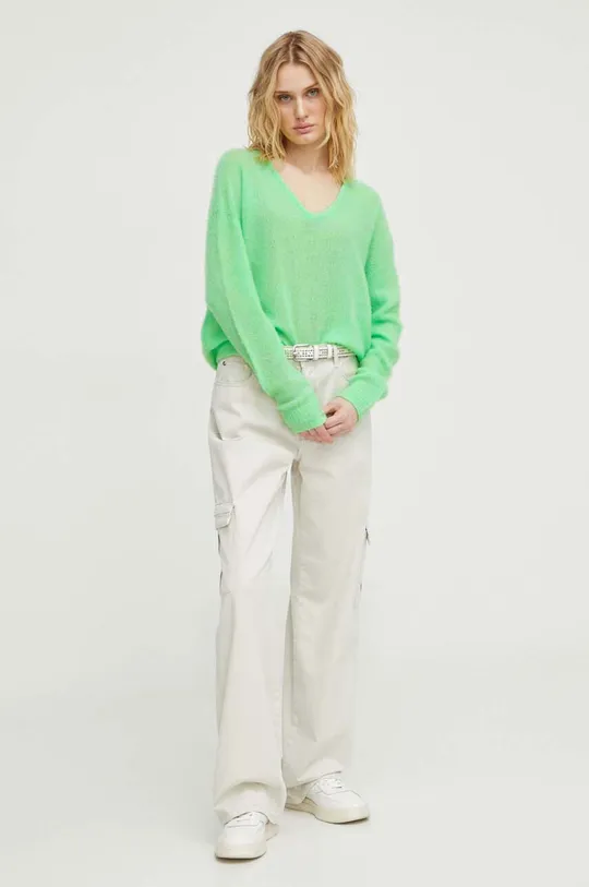πράσινο Μάλλινο πουλόβερ American Vintage PULL ML COL V Γυναικεία