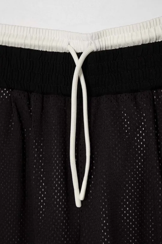 Дитячі шорти Sisley Основний матеріал: 100% Поліестер Підкладка: 100% Бавовна Підкладка кишені: 100% Бавовна