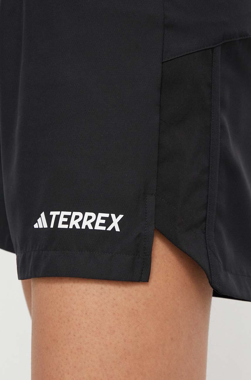 Športové krátke nohavice adidas TERREX Multi Základná látka: 100 % Recyklovaný polyester  Podšívka vrecka: 79 % Recyklovaný polyester, 21 % Spandex