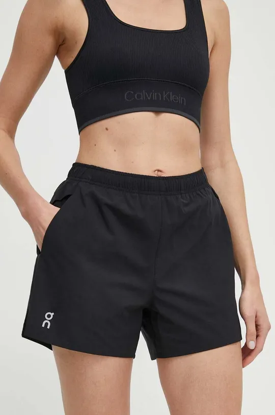 crna Kratke hlače za trčanje On-running Essential Ženski