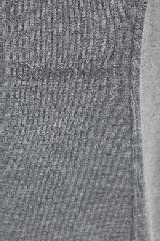 Къс панталон за трениране Calvin Klein Performance сив 00GMS4S841