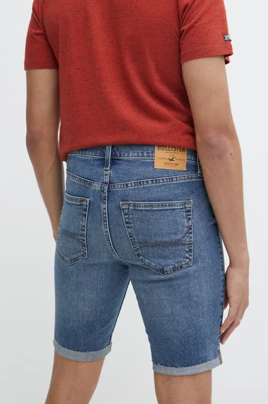 Jeans kratke hlače Hollister Co. Glavni material: 95 % Bombaž, 4 % Poliester, 1 % Elastan Podloga žepa: 69 % Poliester, 31 % Bombaž