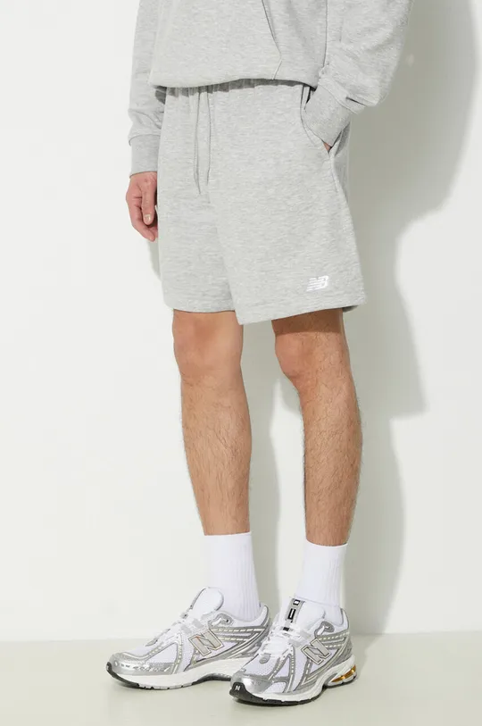siva Kratke hlače New Balance Sport Essentials Muški
