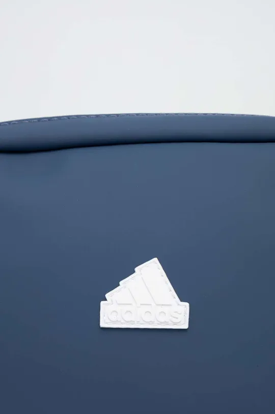 adidas táska Jelentős anyag: 100% poliuretán Bélés: 100% Újrahasznosított poliészter