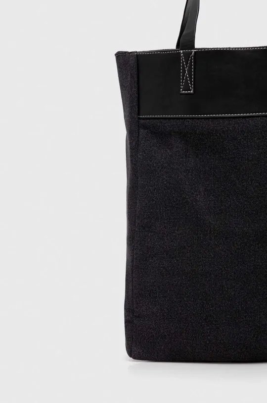 Τσάντα Karl Lagerfeld Jeans Κύριο υλικό: 64% Βαμβάκι, 36% Πολυαιθυλένιο Φόδρα: 60% Ανακυκλωμένο βαμβάκι, 40% Βαμβάκι