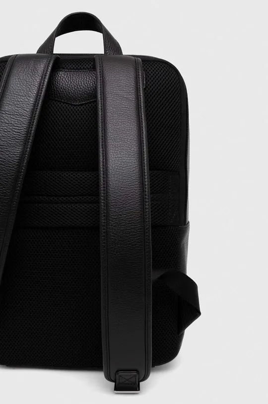 Kožený ruksak Emporio Armani Základná látka: 100 % Hovädzia koža Podšívka: 100 % Polyester