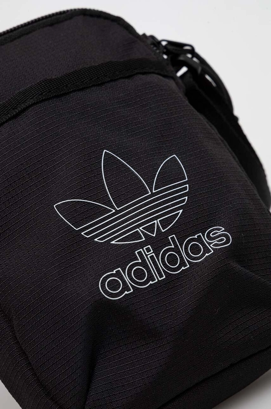 Malá taška adidas Originals Základná látka: 100 % Recyklovaný polyester Podšívka: 100 % Recyklovaný polyester Podšívka: 100 % Polyetylén