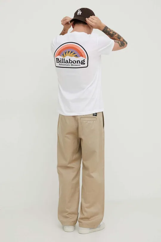 Billabong t-shirt in cotone BILLABONG X ADVENTURE DIVISION bianco