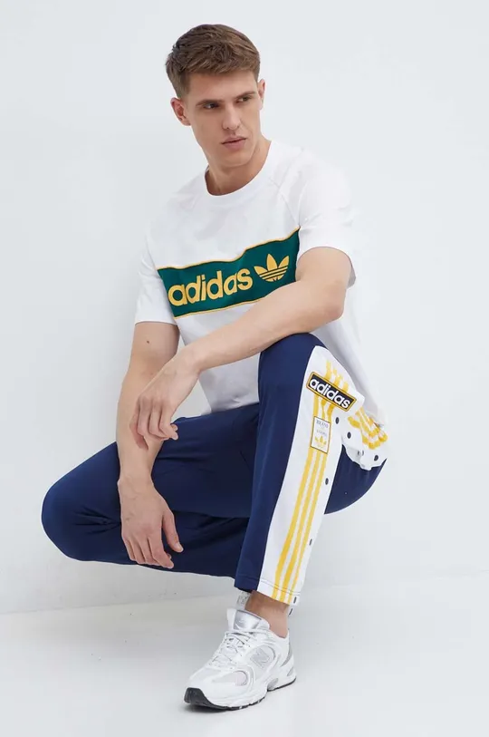 Βαμβακερό μπλουζάκι adidas Originals λευκό