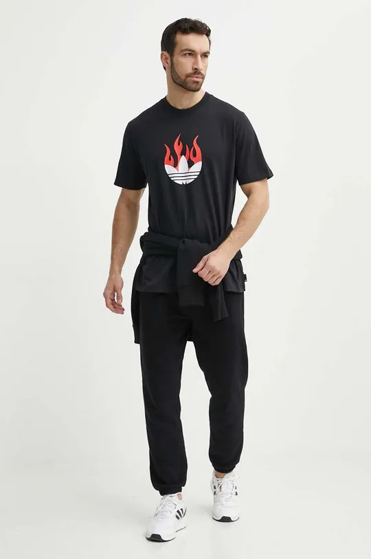 Бавовняна футболка adidas Originals Flames чорний
