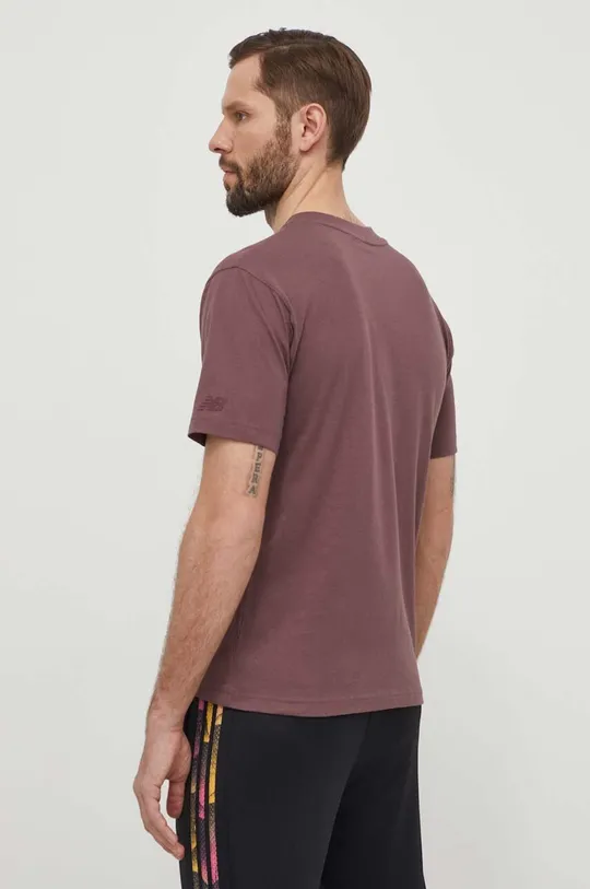 Βαμβακερό μπλουζάκι New Balance μωβ