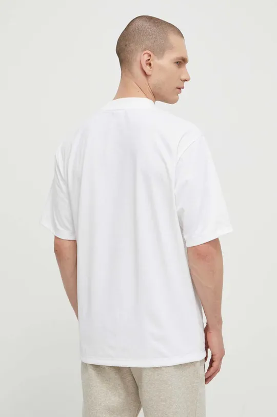 Tričko New Balance Základná látka: 100 % Recyklovaný polyester  Elastická manžeta: 78 % Bavlna, 22 % Polyester