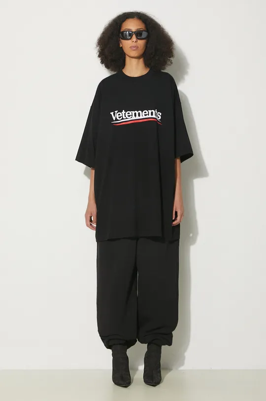 Βαμβακερό μπλουζάκι VETEMENTS Campaign Logo T-Shirt μαύρο