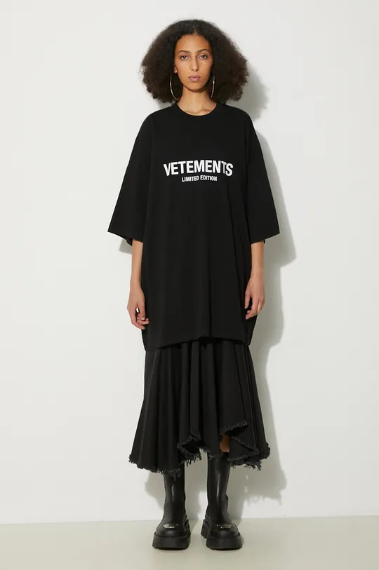 Βαμβακερό μπλουζάκι VETEMENTS Limited Edition Logo T-Shirt μαύρο