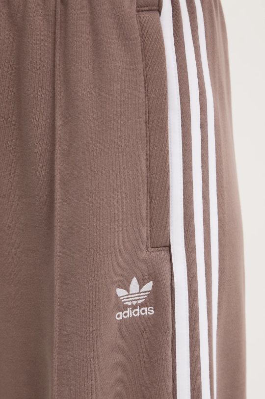 Hlače adidas Originals 3-Stripes smeđa JC5762